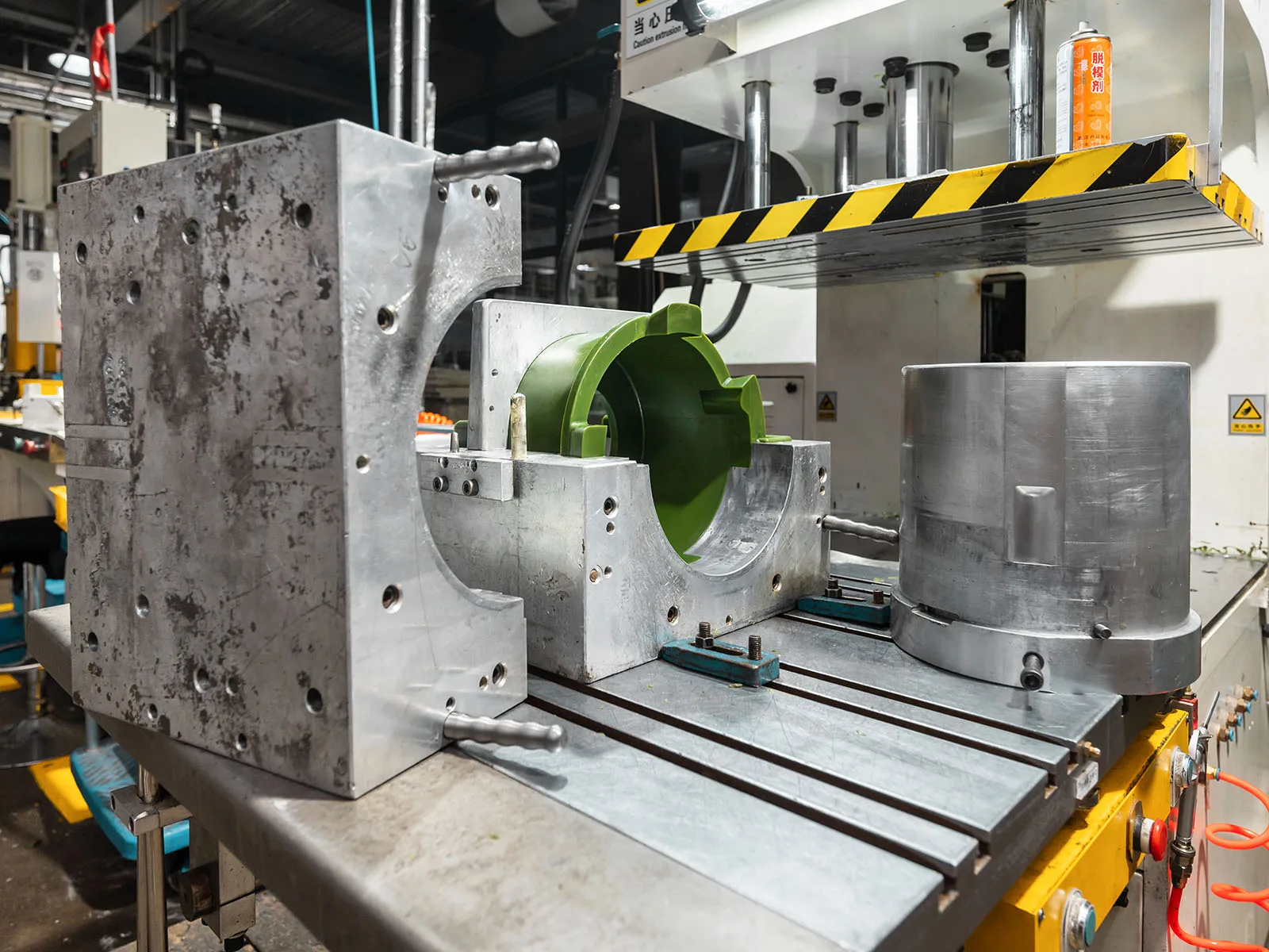 Wax pattern tooling for investment casting production